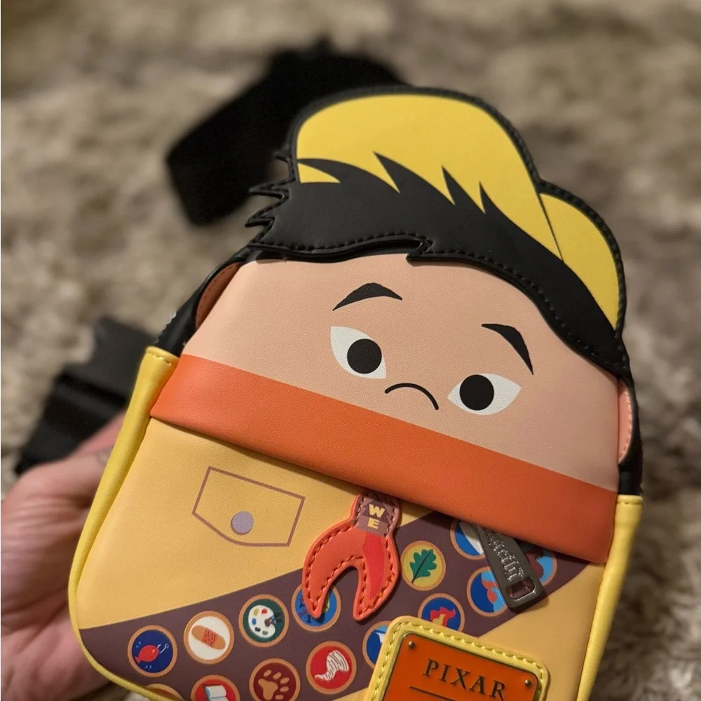 Loungefly UP movie wristlet  Character Crossbody Bag - Yellow and Black RARE - Picture 2 of 11